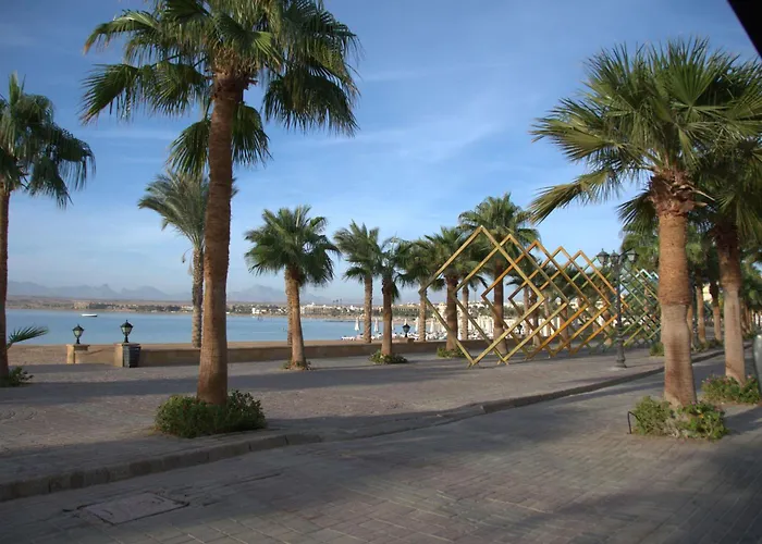Oskena Azzurra Sahl Hasheesh *